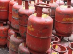 गैस की किल्लत: दिल्ली गई महिला के घर से पार कर लिए तीन सिलिंडर, पुलिस ने आरोपी को किया गिरफ्तार