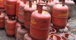 गैस की किल्लत: दिल्ली गई महिला के घर से पार कर लिए तीन सिलिंडर, पुलिस ने आरोपी को किया गिरफ्तार