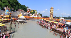 Uttarakhand: हरिद्वार में प्रतिबंध के बावजूद चल रही मांस-मदिरा की दुकानें, सराय में होंगी शिफ्ट