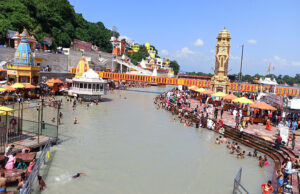 Uttarakhand: हरिद्वार में प्रतिबंध के बावजूद चल रही मांस-मदिरा की दुकानें, सराय में होंगी शिफ्ट