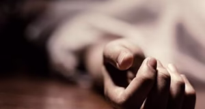 Haldwani News: संदिग्ध हालात में फंदे पर लटकी मिली छात्रा, पुलिस मामले की जांच में जुटी