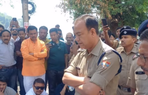 Bhimtal: समुदाय विशेष के युवक की गिरफ्तारी न होने से भाजपाइयों और व्यापारियों में उबाल, बाजार बंद कर लगाया जाम