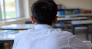 Haldwani: क्लास में चक्कर खाकर गिरे मासूम ने तोड़ा दम, बेटे के शव से लिपटी रही मां; परिवार में मचा कोहराम