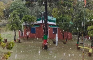 Uttarakhand: अल्मोड़ा में भरतकोट के साथ पांडवखोली की चोटी पर सीजन का तीसरा हिमपात, बढ़ी ठंड