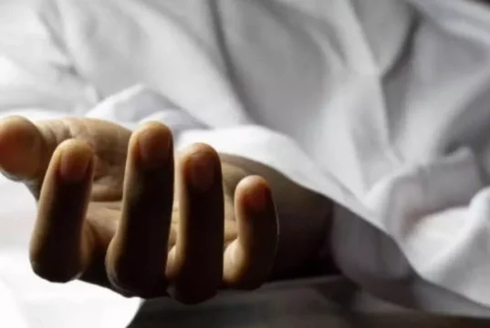 Jollygrant: आपसी विवाद के बाद पत्नी पर किए चाकू से वार, उपचार के दौरान महिला की मौत, आरोपी पति गिरफ्तार