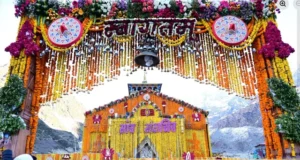 केदारनाथ धाम में चेंकिग कर रही थी पुलिस, टेंट से मिले दो एयर गन और एक धारदार हथियार