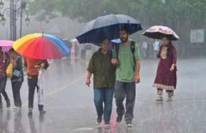 Uttarakhand Weather Today: आज भी नैनीताल समेत 7 जिलों में ओलावृष्टि, अंधड़ और तेज बारिश का अलर्ट