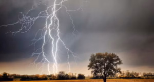 Uttarakhand Weather Update: आज सात जिलों में बारिश, आंधी का ऑरेंज अलर्ट, बिजली गिरने की चेतावनी