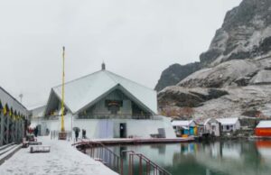 Uttarakhand News: आज विधि-विधान से खुलेंगे हेमकुंड गुरुद्वारे के कपाट, बड़ी संख्या में पहुंचे श्रद्धालु