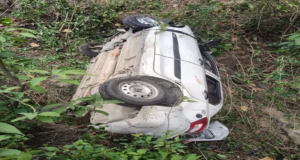 Road Accident: ब्रेक फेल होने से टैक्सी पलटी, छह पर्यटक घायल