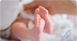 Uttarakhand: चलती ट्रेन में दर्दनाक घटना, सवालों में घिरी ममता, मृत शिशु फेंका या गिरा, लक्सर आ रहा था दंपती