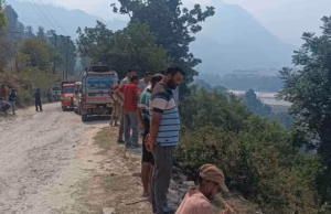 Rudraprayag: अलकनंदा नदी में गिरा वाहन, लापता चालक की तलाश में जुटी पुलिस, एसडीआरएफ, जल पुलिस और डीडीआरएफ