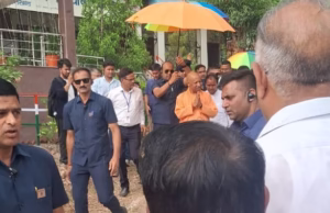 Dehradun: अपने पैतृक गांव में बोले यूपी के सीएम योगी- पलायन से खेत ही नहीं, संस्कृति और विरासत भी हो रही बंजर