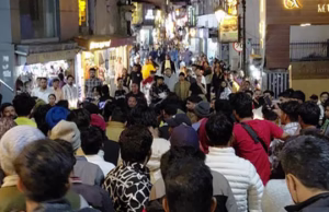 Mussoorie: माल रोड पर प्रतिबंधित समय में प्रवेश को लेकर पर्यटक और स्थानीय लोगों के बीच मारपीट, जमकर हंगामा