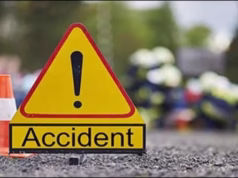Nainital News: पिकअप से टकराने के बाद पैरापिट से भिड़ी कार, खाई में लटकने से मची अफरा-तफरी, दो लोग घायल