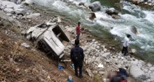 Uttarakhand: चमोली में 400 मीटर गहरी खाई में गिरी कार, 3 की मौत, घायलों को किया जाएगा एयरलिफ्ट
