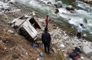 Uttarakhand: चमोली में 400 मीटर गहरी खाई में गिरी कार, 3 की मौत, घायलों को किया जाएगा एयरलिफ्ट