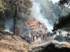 नैनीताल में पुराने भवनों की जर्जर बिजली लाइनें, बढ़ा शॉर्ट-सर्किट का जोखिम