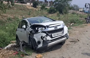 Haldwani: गौला बाईपास पर दो कारों की भीषण भिड़ंत, खेत में जा घुसी एक कार और दूसरी के उड़े परखच्चे