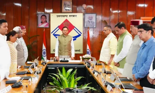 धामी कैबिनेट के 12 बड़े फैसले: उत्तराखंड बना पूर्ण साक्षर राज्य, उपनल कर्मियों को मिली राहत