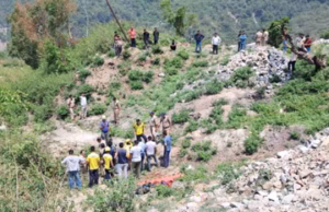 Mussoorie: झड़ीपानी के पास दर्दनाक हादसा, ब्रेक फेल होने से गहरी खाई में गिरी कार, चार यात्रियों की मौत