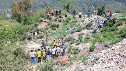 accident-mussoorie_b8ade347f5169701bc044354f360355b