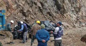 पिथौरागढ़: चीन सीमा मार्ग पर पर्यटक वाहन पर गिरा बोल्डर, चालक समेत 2 लोगों की मौत