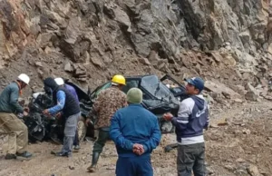 पिथौरागढ़: चीन सीमा मार्ग पर पर्यटक वाहन पर गिरा बोल्डर, चालक समेत 2 लोगों की मौत