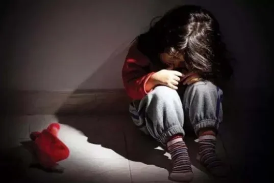 पति का दोस्त ही निकला भेदी, लूट और सामूहिक दुष्कर्म की वारदात में खुलासा