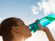 कैसे पता चलेगा कि आपका शरीर पूरी तरह Hydrated है? Hydrated होने के 7 संकेत 1