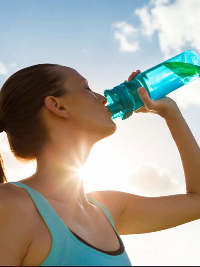 कैसे पता चलेगा कि आपका शरीर पूरी तरह Hydrated है? Hydrated होने के 7 संकेत