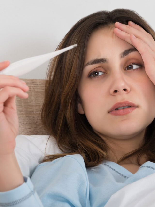 बदलते मौसम में बार-बार होते हैं बीमार? ये 7 सुपरफूड्स बढ़ाएंगे इम्यूनिटी और बचाएंगे मौसमी इंफेक्शन से!
