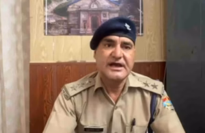 Kedarnath Dham: श्रद्धालुओं पर कार्रवाई का वीडियो वायरल, घटना की जांच, पुलिसकर्मी को ड्यूटी प्वाइंट से हटाया