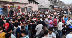 Haldwani News: शनि बाजार में दर्दनाक हादसा, तेज रफ्तार कैंटर की टक्कर से किशोरी की मौत, गुस्साई भीड़ ने किया हंगामा
