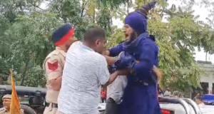 Dehradun: वापस लौटे निहंग, कुल्हाल बॉर्डर पर हालात सामान्य, बयानबाजी के चलते यूकेडी नेता पर जीरो एफआईआर