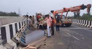 Haridwar: श्यामपुर के पास रोडवेज बस और पिकअप की हुई भिड़ंत, वाहनों के उड़े परखच्चे, तीन की मौत, पांच घायल