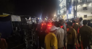 रुड़की में रफ्तार का कहर: भीड़ के बीच घुसी बेकाबू स्कॉर्पियो, कई लोगों को चपेट में लिया, दो बच्चियां गंभीर