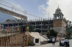 Rudrapur: नगरासू गुरुद्वारे पर निहंगों का कब्जा तीसरे दिन भी जारी, मामला सुलझाने में जुटा प्रशासन