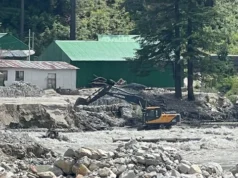 Uttarkashi में भागीरथी का जलस्तर बढ़ा, होटल-होमस्टे खतरे की जद में, खौफजदा लोग