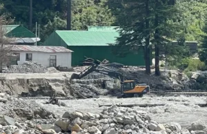 Uttarkashi में भागीरथी का जलस्तर बढ़ा, होटल-होमस्टे खतरे की जद में, खौफजदा लोग