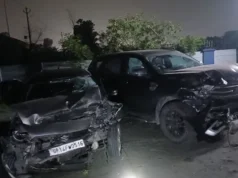 उत्तराखंड के पंतनगर में भैंस से टकराकर 2 कारों की भिड़ंत, कैंची धाम से लौट रहे श्रद्धालु की मौत, 9 लोग घायल