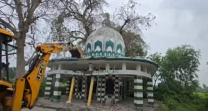 उत्तराखंड में एक और अवैध मजार पर बुलडोजर एक्शन, 5 बीघा सरकारी जमीन कराई मुक्त