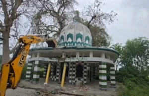 उत्तराखंड में एक और अवैध मजार पर बुलडोजर एक्शन, 5 बीघा सरकारी जमीन कराई मुक्त