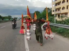 हरिद्वार में दिखने लगे कांवड़ के कई रंग, 300 किमी की पैदल यात्रा पर अलीगढ के दंपती