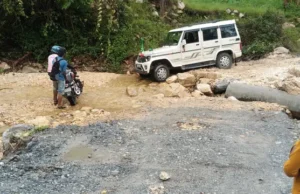 Uttarakhand: बागेश्वर में भारी बारिश से 12 सड़कें बंद, कई गांवों का संपर्क टूटा, स्कूलों में अवकाश, सरयू-गोमती उफान पर