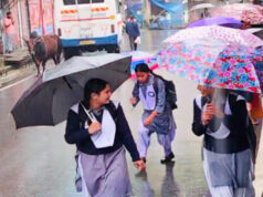 Uttarakhand News: बागेश्वर में भारी बारिश से हाहाकार, आठ सड़कें बंद, स्कूलों में छुट्टी