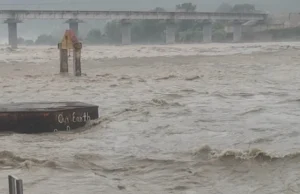 Uttarakhand: रुद्रप्रयाग में भारी बारिश, खतरे के निशान से ऊपर बह रही अलकनंदा व मंदाकिनी