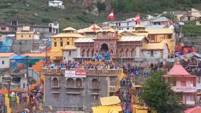 badrinath-dham_17bbfad6da2bdbbc3e0af75d24e7ff74 (3)