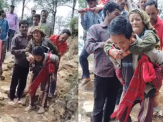 Uttarkashi: सड़क की सुविधा नहीं, बीमार बुजुर्ग महिला को पीठ पर उठाकर चले पांच किमी पैदल, तब पहुंचाया अस्पताल