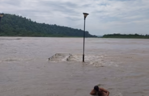 Rishikesh: लगातार बारिश से गंगा का जलस्तर चेतावनी रेखा के पार, अलर्ट मोड पर राहत-बचाव एजेंसियां